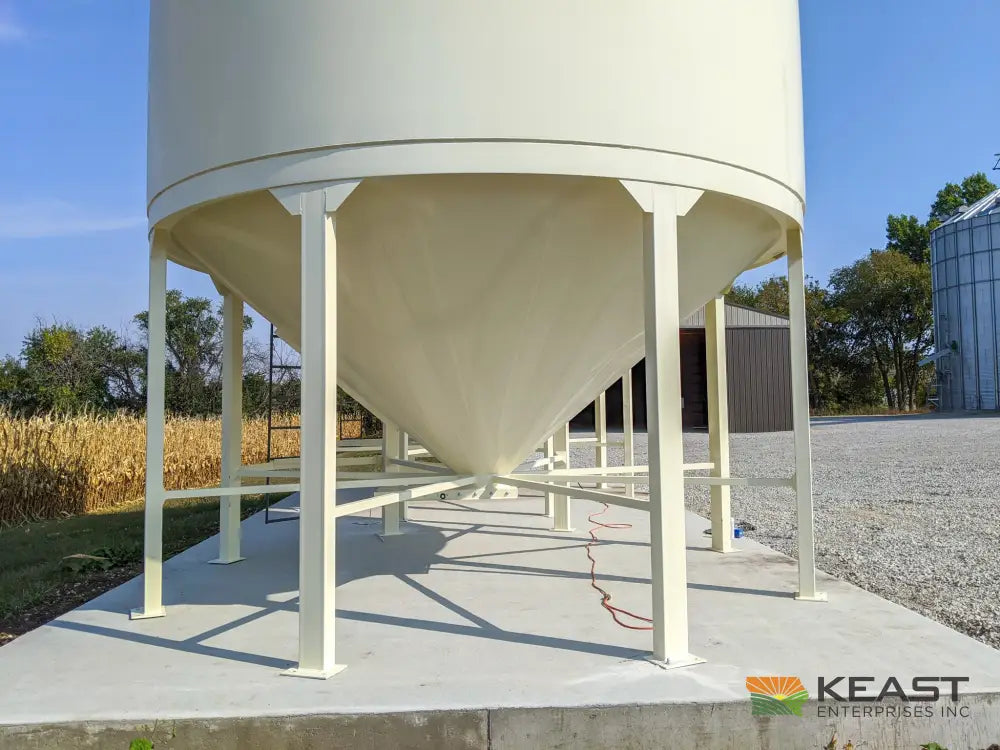 Meridian 1620 Smoothwall Grain Bin - 16’ Diameter 4118 Bushel Capacity Powder Coated Smoothwall Bins