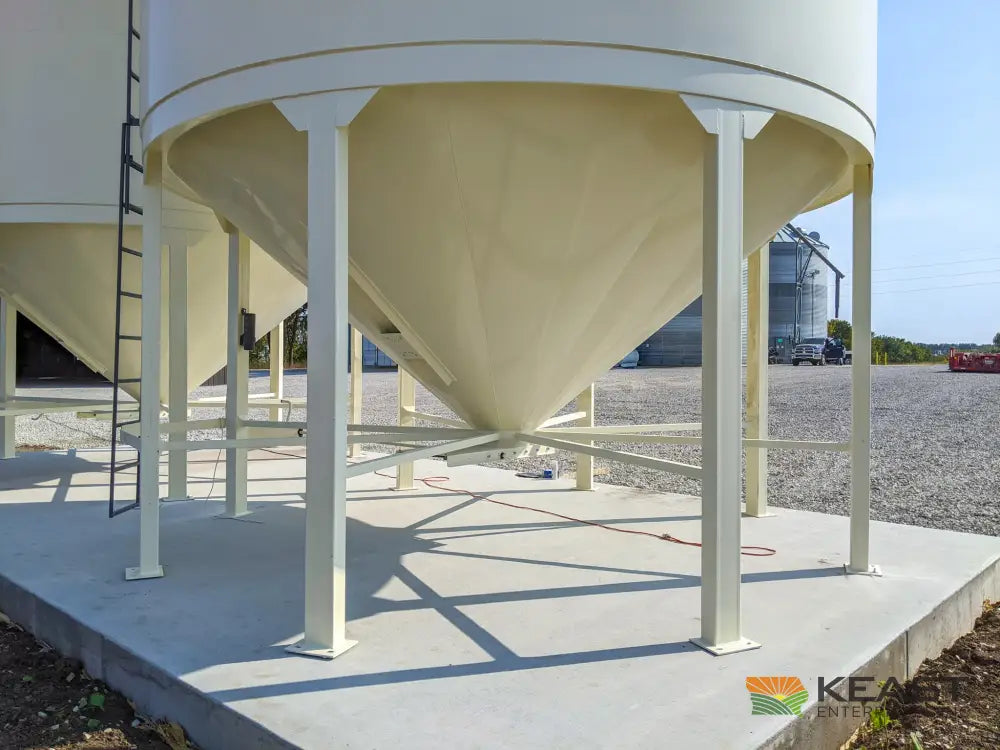 Meridian 1620 Smoothwall Grain Bin - 16’ Diameter 4118 Bushel Capacity Powder Coated Smoothwall Bins
