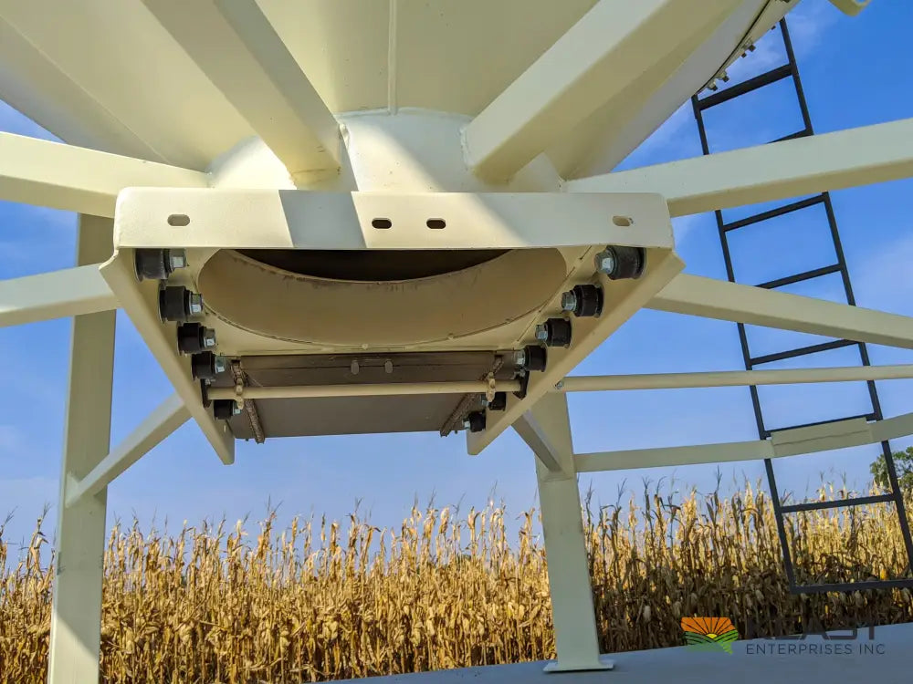Meridian 1620 Smoothwall Grain Bin - 16’ Diameter 4118 Bushel Capacity Powder Coated Smoothwall Bins