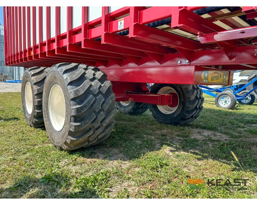Meyer 8124RT Chainfloor Forage Trailer Rear Unload High Gate Forage Trailers