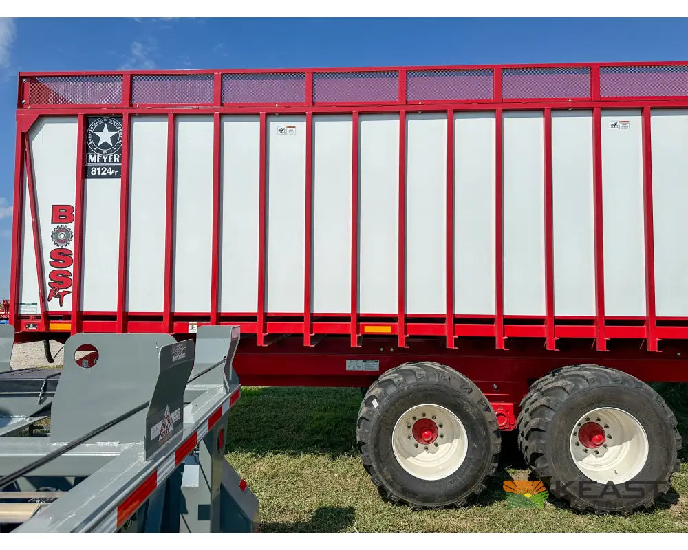 Meyer 8124RT Chainfloor Forage Trailer Rear Unload High Gate Forage Trailers