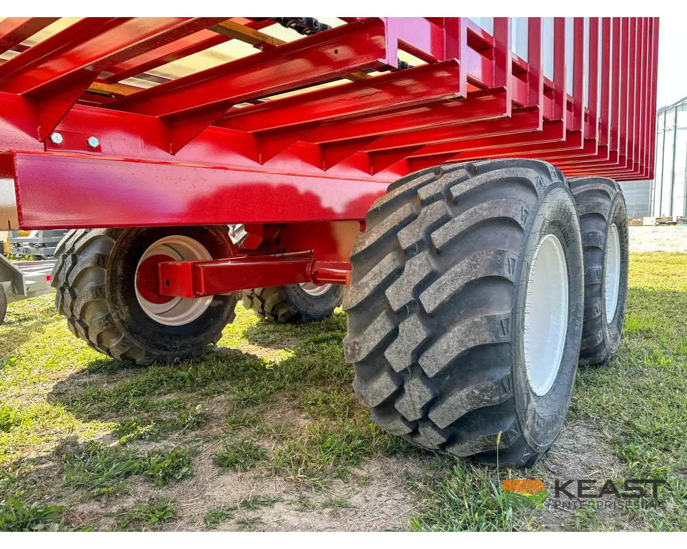 Meyer 8124RT Chainfloor Forage Trailer Rear Unload High Gate Forage Trailers