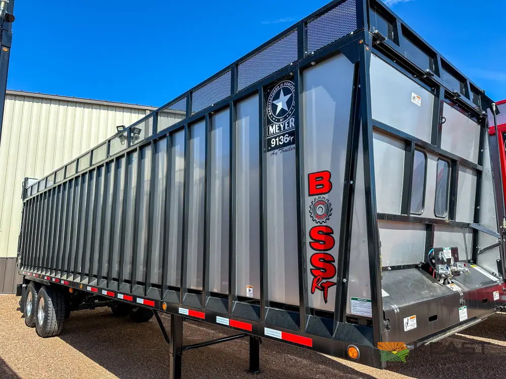 Meyer 9136RT Chainfloor Forage Trailer - Rear Unload Stainless Steel Sides Forage Trailers
