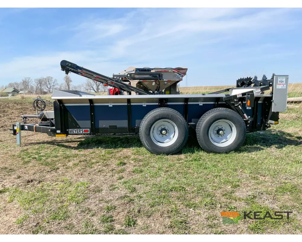 Meyers M350 Manure Spreader 162 Cu Ft Capacity Struck Poly Floor Horizontal Beaters Manure Spreaders