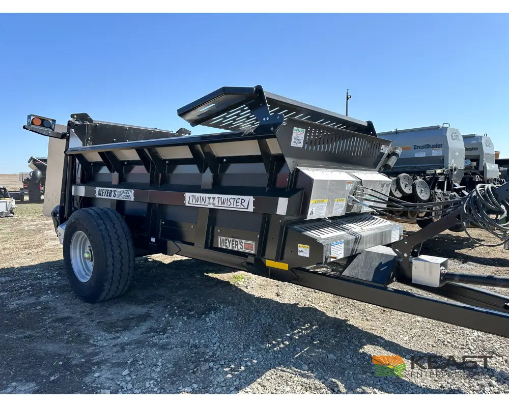 Meyers VB185 Manure Spreader 185 Cu Ft Capacity Struck Poly Floor Manure Spreaders