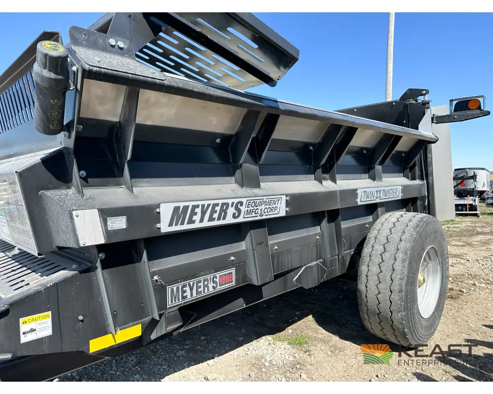 Meyers VB185 Manure Spreader 185 Cu Ft Capacity Struck Poly Floor Manure Spreaders