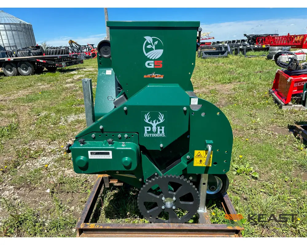 PH Outdoors G5 5’ No Till Drill - 8 Rows 7.5’’ Spacing Great for Food Plots Hunting and Farms Drills and Seeders