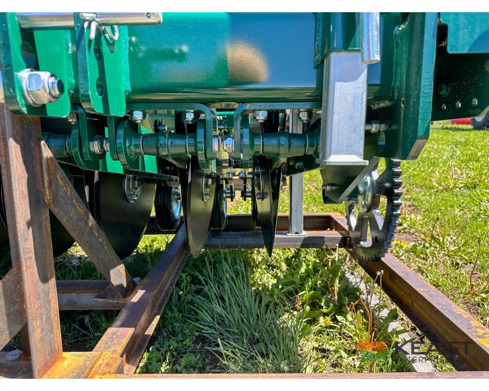 PH Outdoors G5 5’ No Till Drill - 8 Rows 7.5’’ Spacing Great for Food Plots Hunting and Farms Drills and Seeders