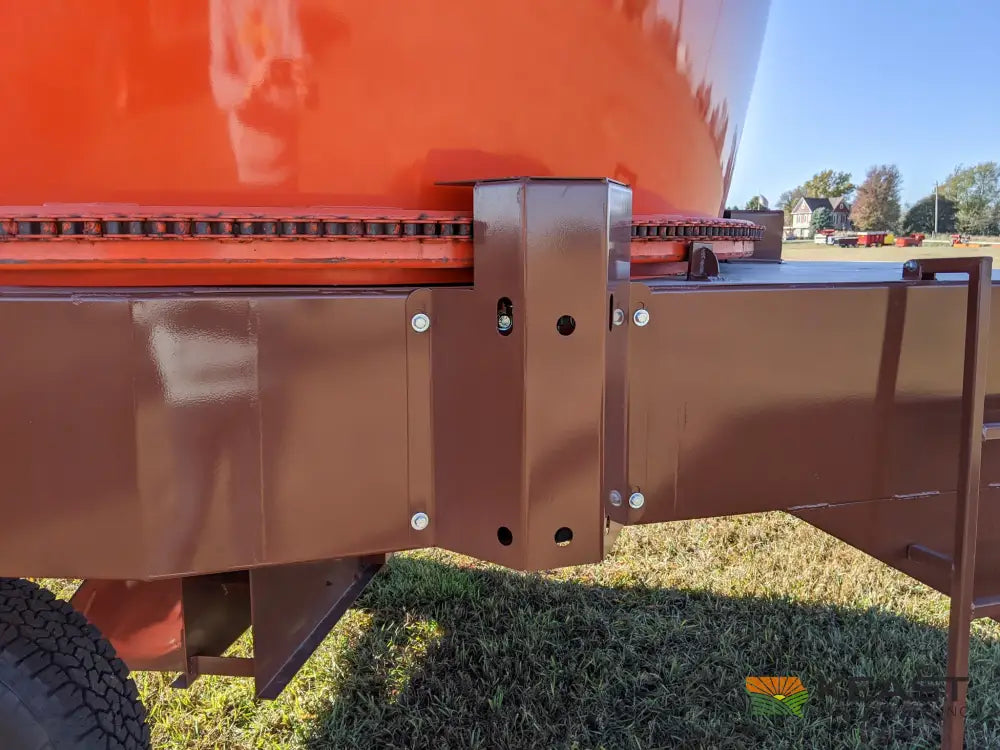 Roto Grind 760 Tub Grinder 10 Bale Per Hour Capacity 7’’ Hammer Mill Bale Processors
