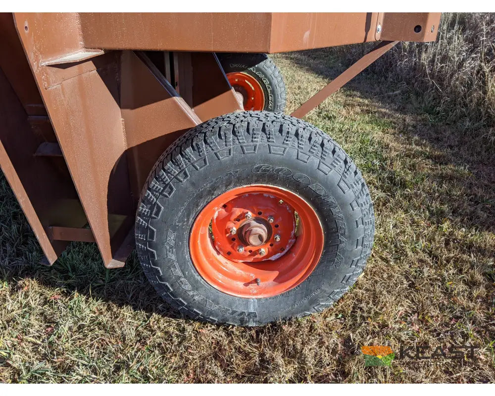 Roto Grind 760 Tub Grinder 10 Bale Per Hour Capacity 7’’ Hammer Mill Bale Processors