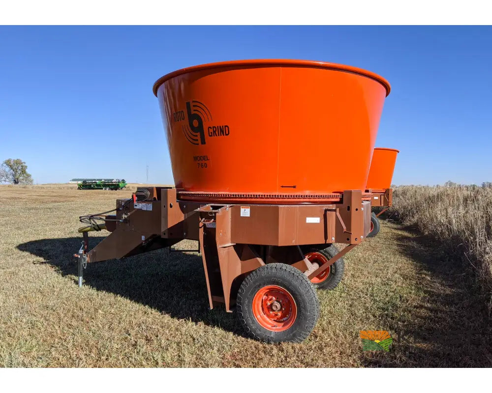 Roto Grind 760 Tub Grinder 10 Bale Per Hour Capacity 7’’ Hammer Mill Bale Processors