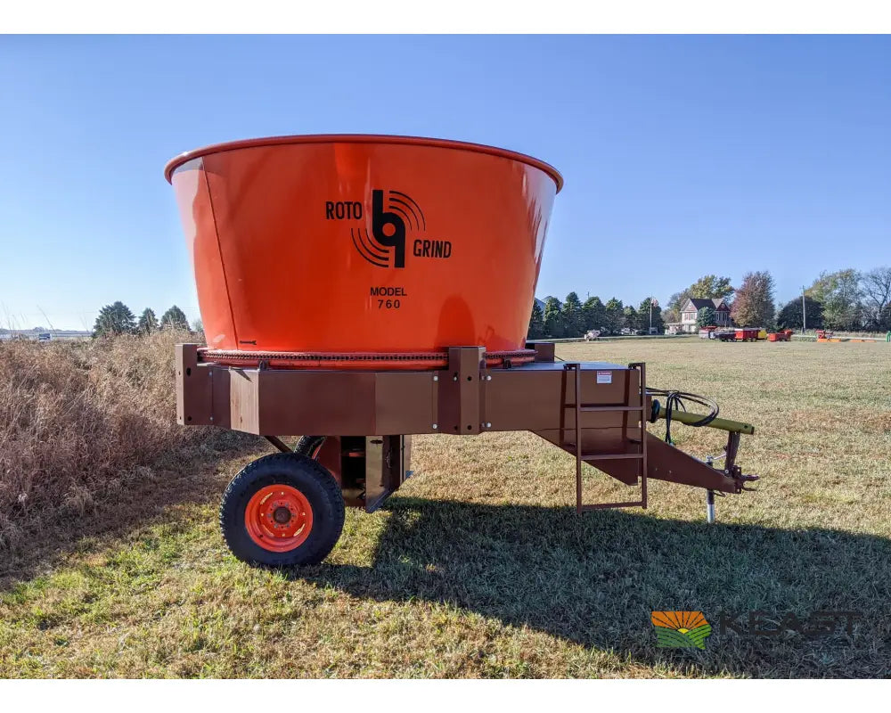 Roto Grind 760 Tub Grinder 10 Bale Per Hour Capacity 7’’ Hammer Mill Bale Processors
