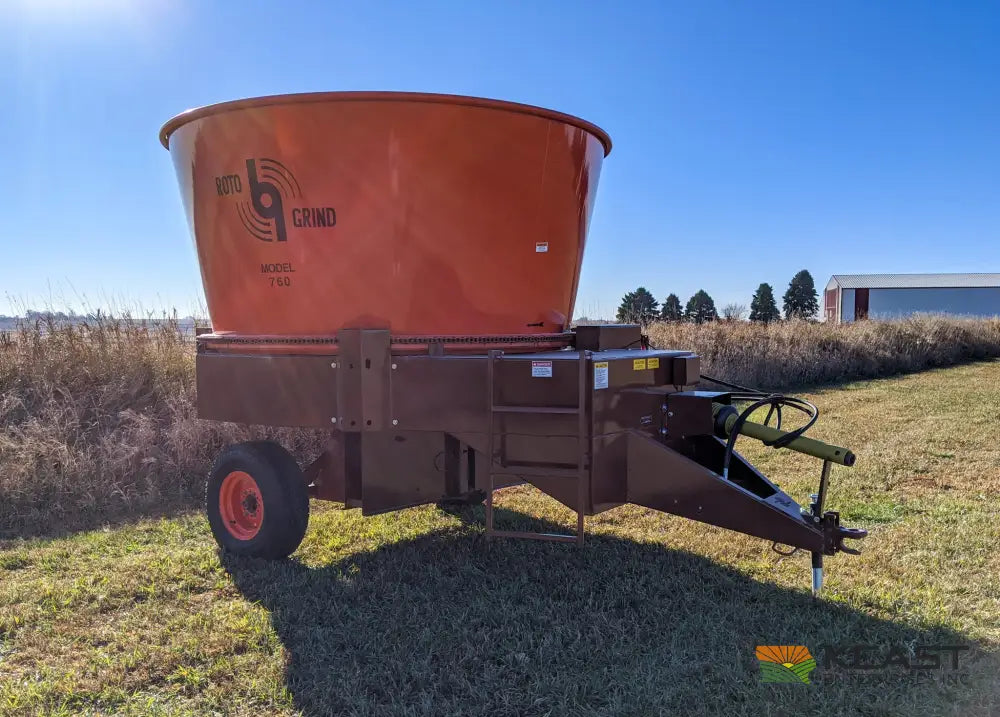 Roto Grind 760 Tub Grinder 10 Bale Per Hour Capacity 7’’ Hammer Mill Bale Processors
