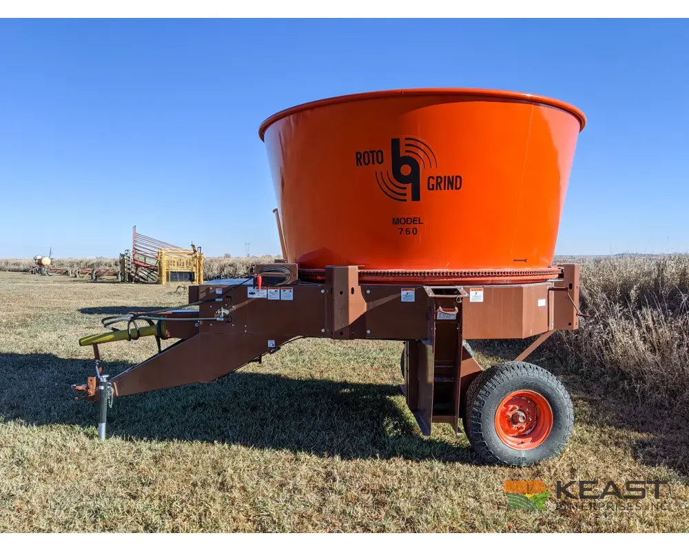Roto Grind 760 Tub Grinder 10 Bale Per Hour Capacity 7’’ Hammer Mill Bale Processors