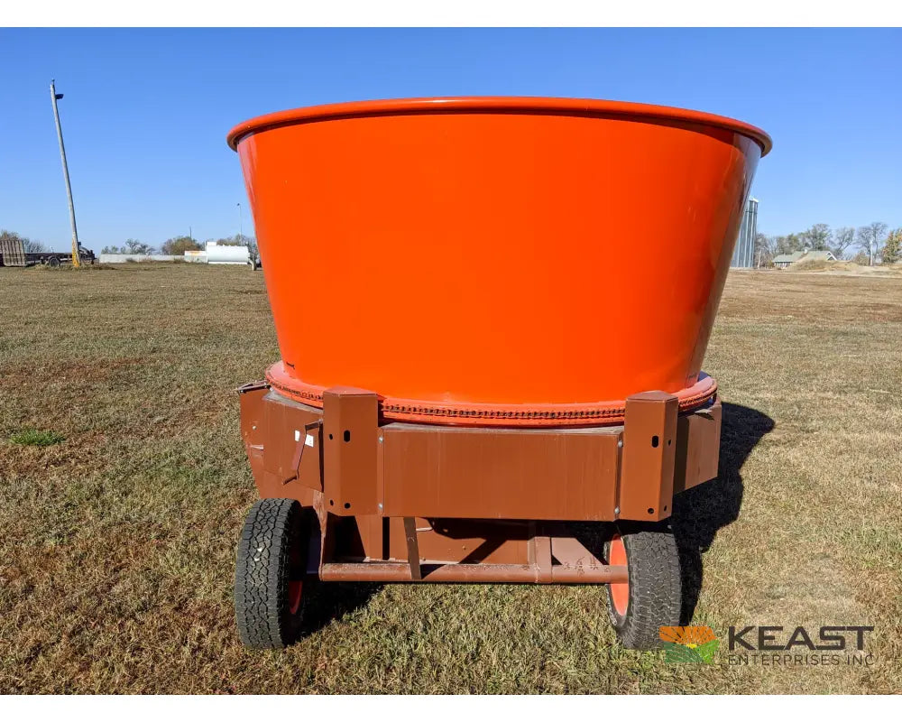 Roto Grind 760 Tub Grinder 10 Bale Per Hour Capacity 7’’ Hammer Mill Bale Processors