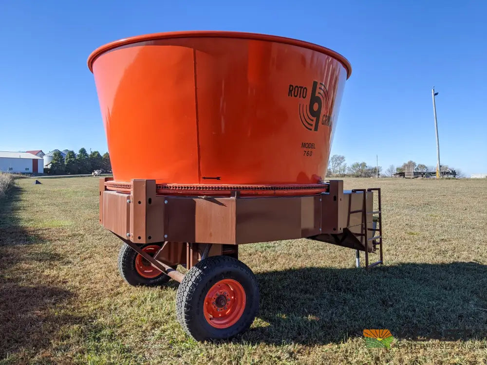 Roto Grind 760 Tub Grinder 10 Bale Per Hour Capacity 7’’ Hammer Mill Bale Processors