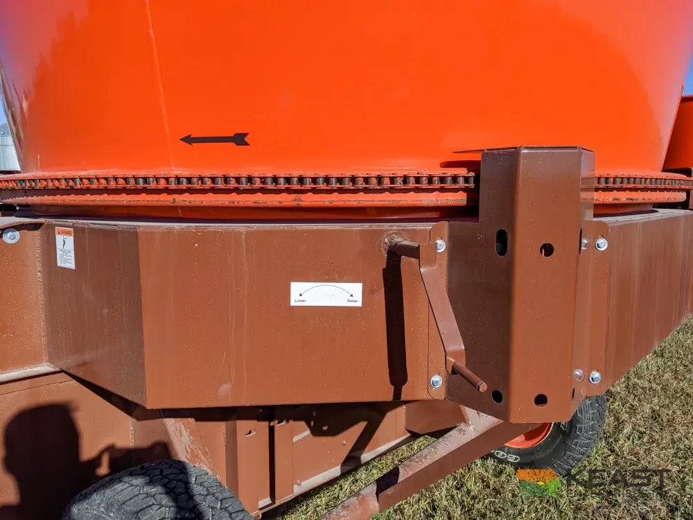 Roto Grind 760 Tub Grinder 10 Bale Per Hour Capacity 7’’ Hammer Mill Bale Processors
