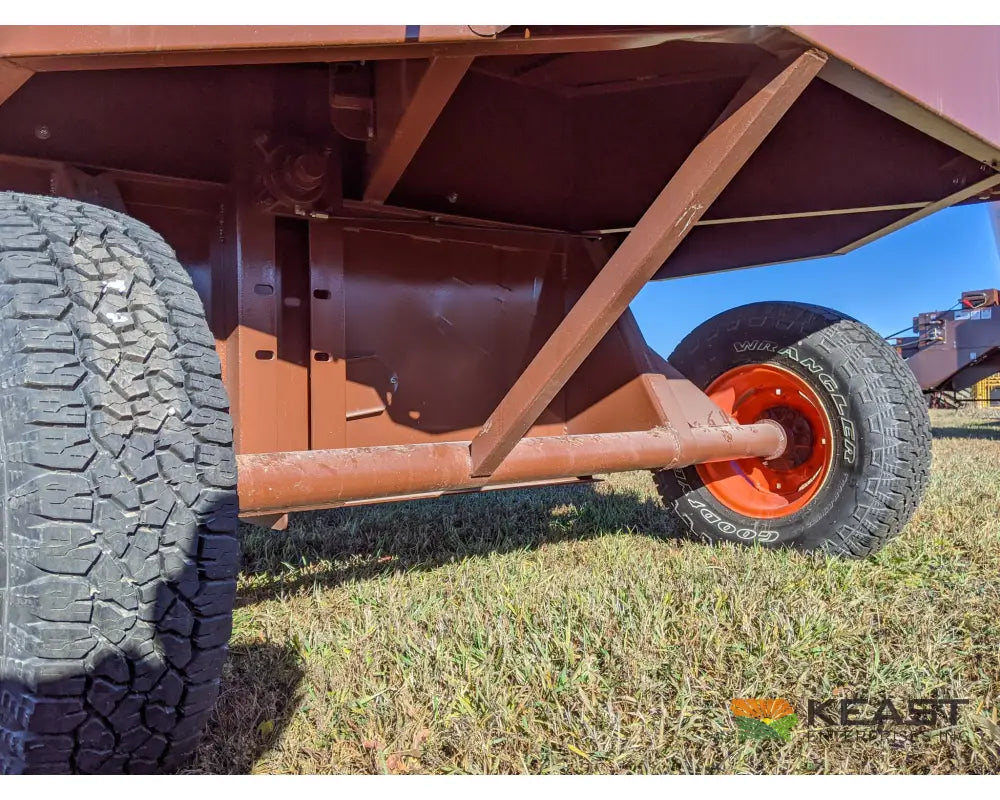 Roto Grind 760 Tub Grinder 10 Bale Per Hour Capacity 7’’ Hammer Mill Bale Processors