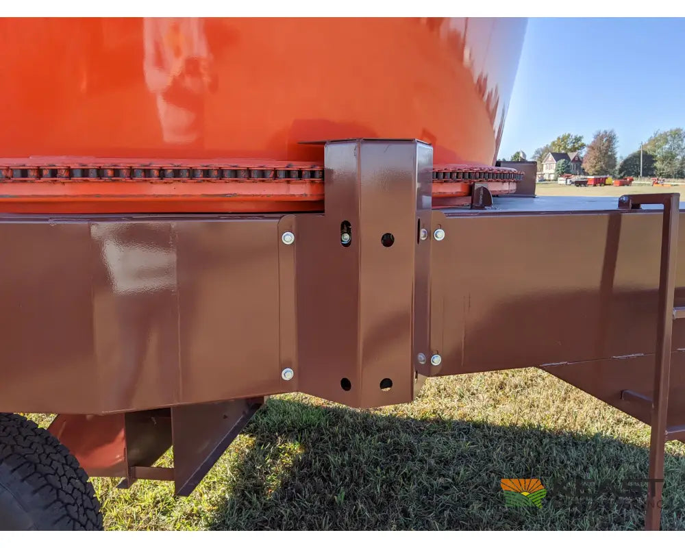 Roto Grind 760 Tub Grinder 10 Bale Per Hour Capacity 7’’ Hammer Mill Bale Processors