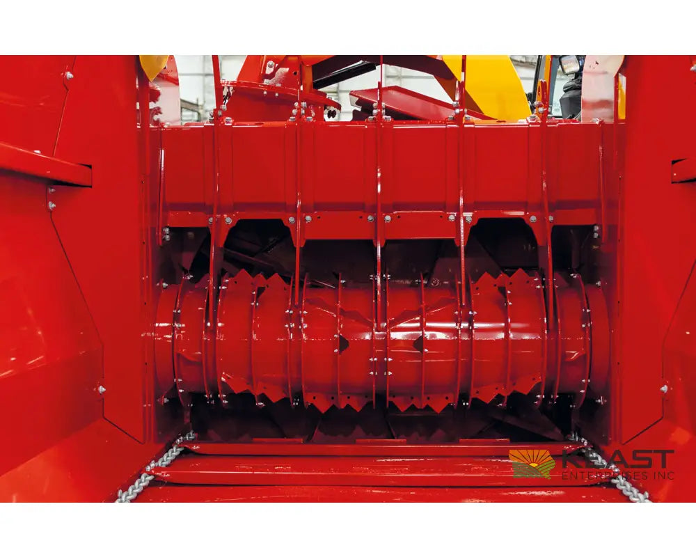 Teagle 8500 Bale Processor 82’ Blowing Range 2 6’ Round Bale Capacity Bale Processors