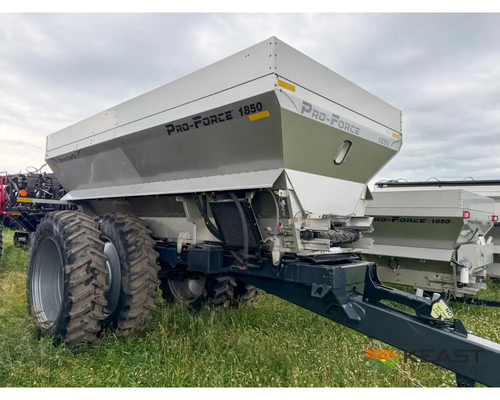 Unverferth Pro-Force 1850 Fertilizer/Lime Spreader 18 Ton Hopper Duals Raven RCM ISOBUS Controller - Fertilizer
