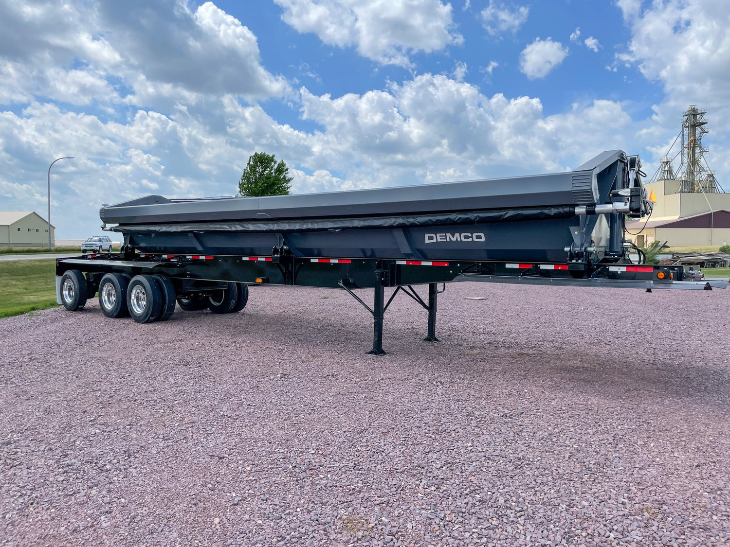 Side Dump Trailers for Rent
