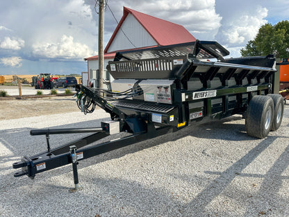 Meyers VB280 Manure Spreader - 280 Cu Ft Capacity Struck, Poly Box