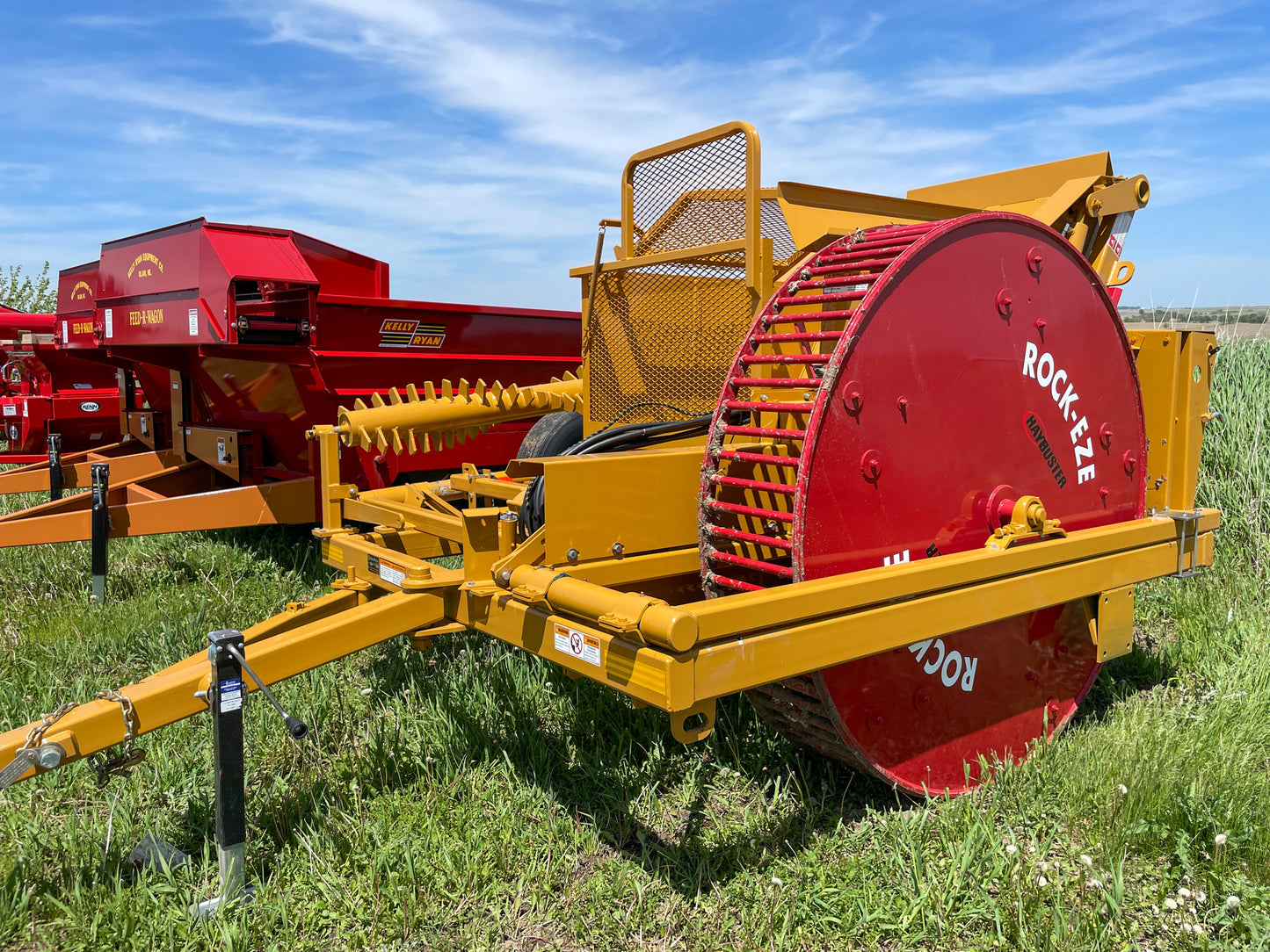 Haybuster 3106 Rock-Eze Rock Picker, 1 Cu Yd Capacity, 80" Dump Height