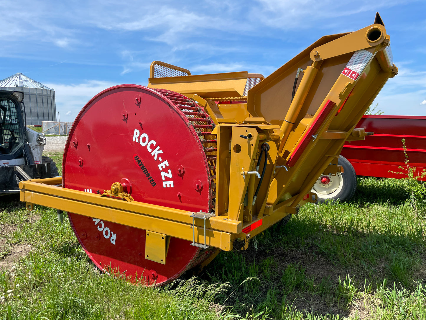 Haybuster 3106 Rock-Eze Rock Picker, 1 Cu Yd Capacity, 80" Dump Height