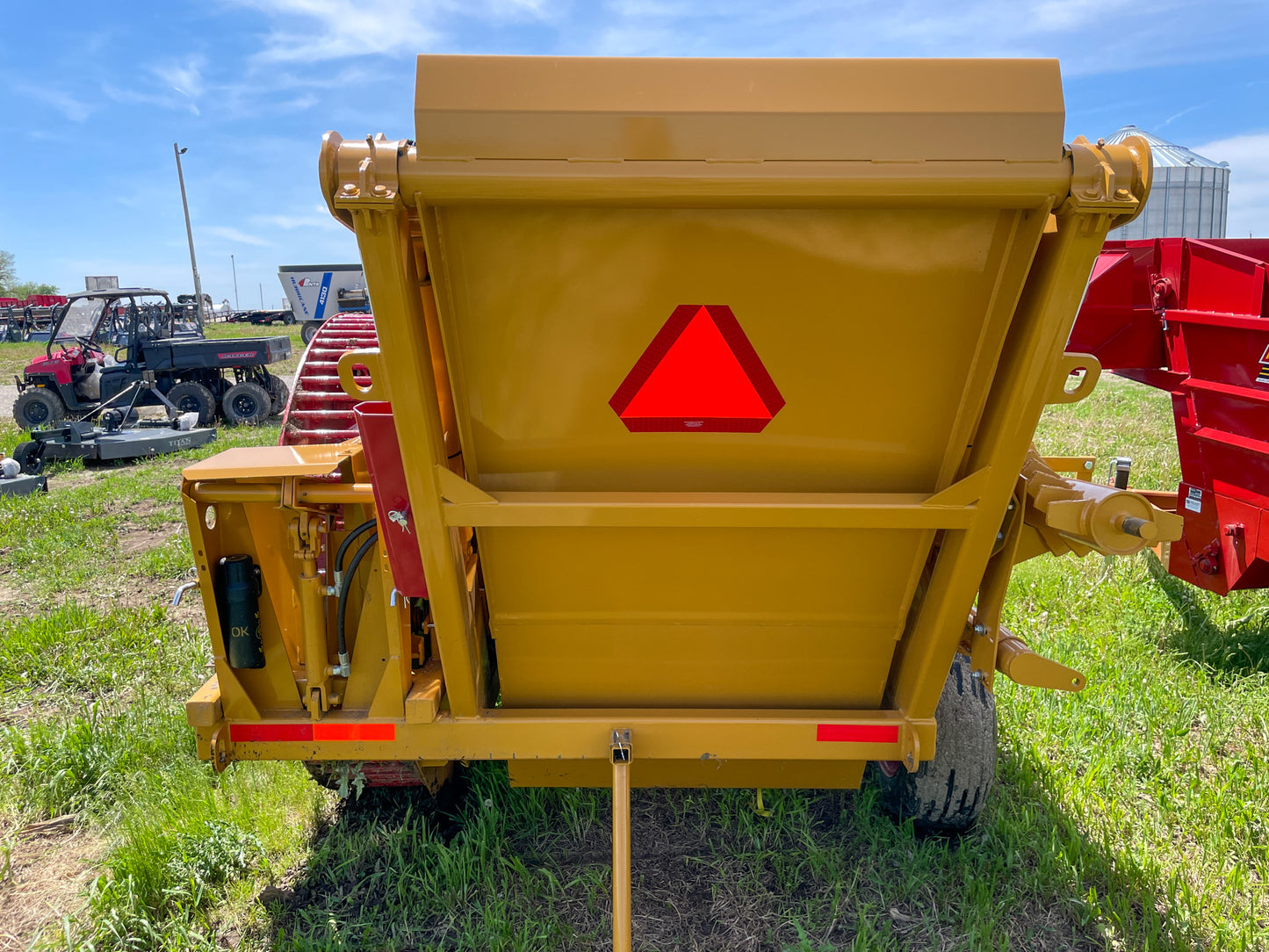 Haybuster 3106 Rock-Eze Rock Picker, 1 Cu Yd Capacity, 80" Dump Height