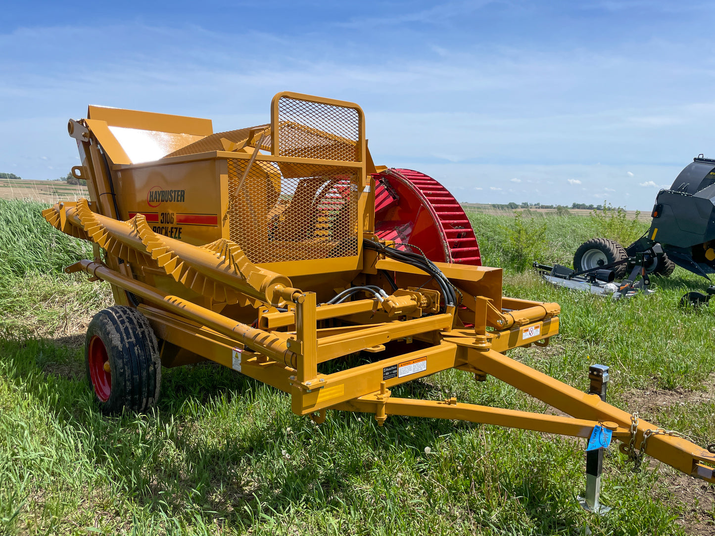 Haybuster 3106 Rock-Eze Rock Picker, 1 Cu Yd Capacity, 80" Dump Height