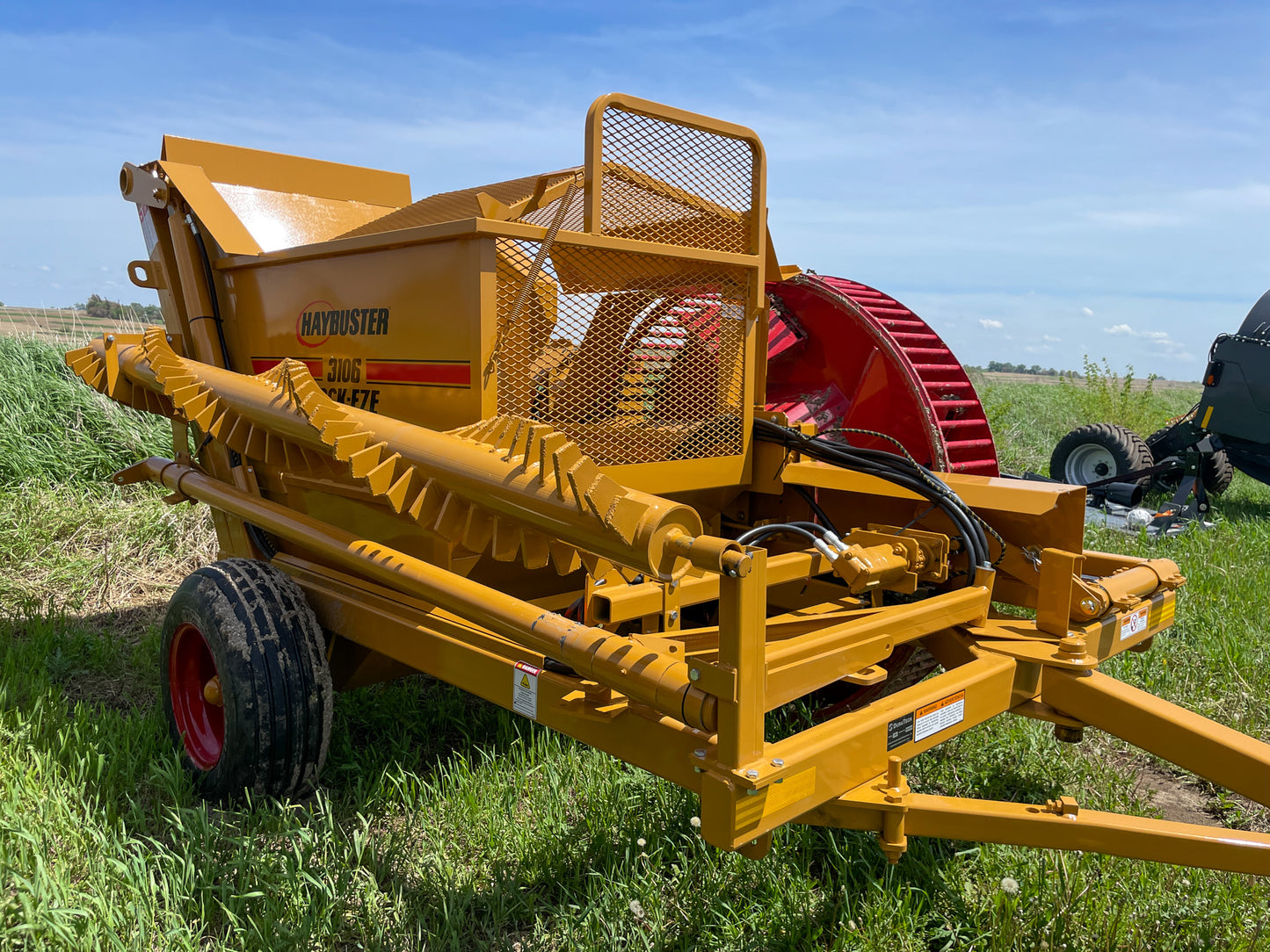 Haybuster 3106 Rock-Eze Rock Picker, 1 Cu Yd Capacity, 80" Dump Height