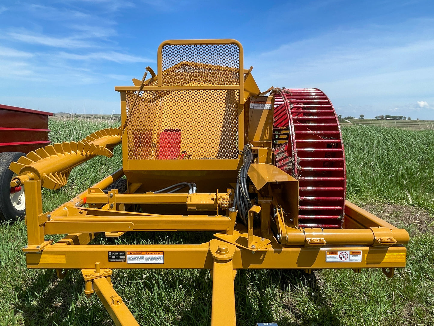 Haybuster 3106 Rock-Eze Rock Picker, 1 Cu Yd Capacity, 80" Dump Height