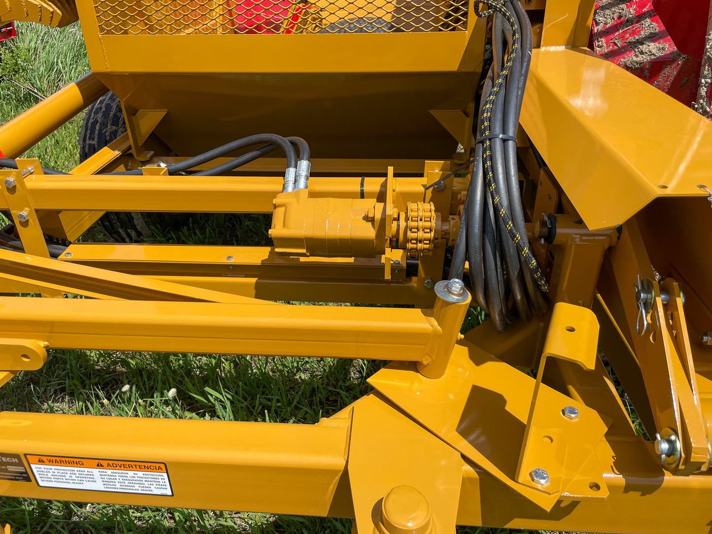 Haybuster 3106 Rock-Eze Rock Picker, 1 Cu Yd Capacity, 80" Dump Height
