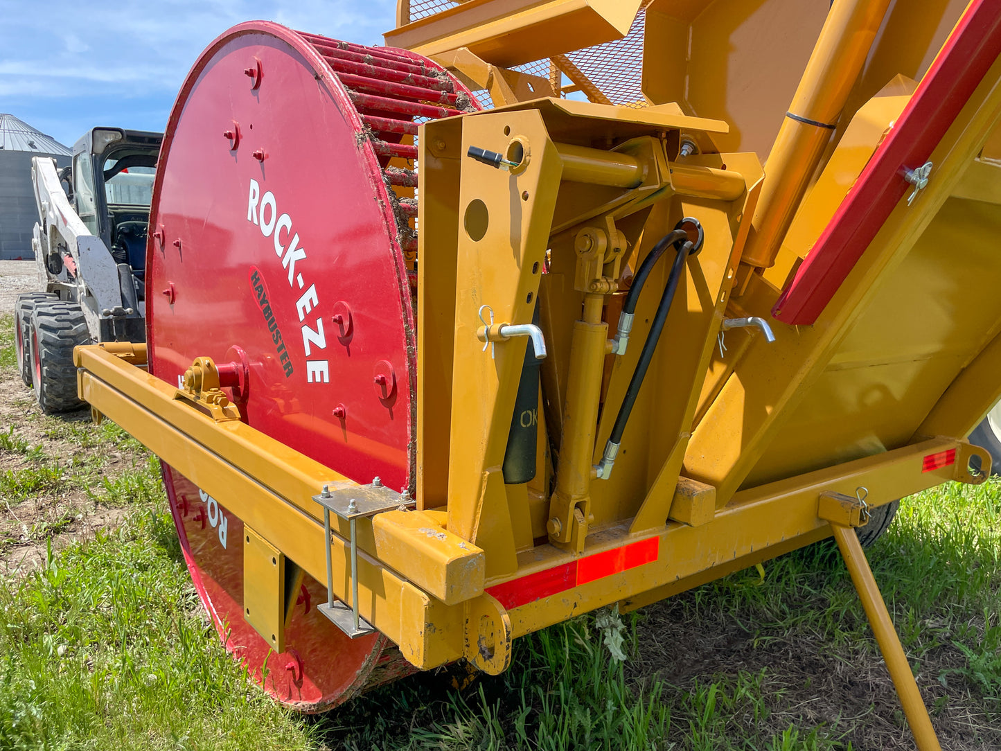 Haybuster 3106 Rock-Eze Rock Picker, 1 Cu Yd Capacity, 80" Dump Height