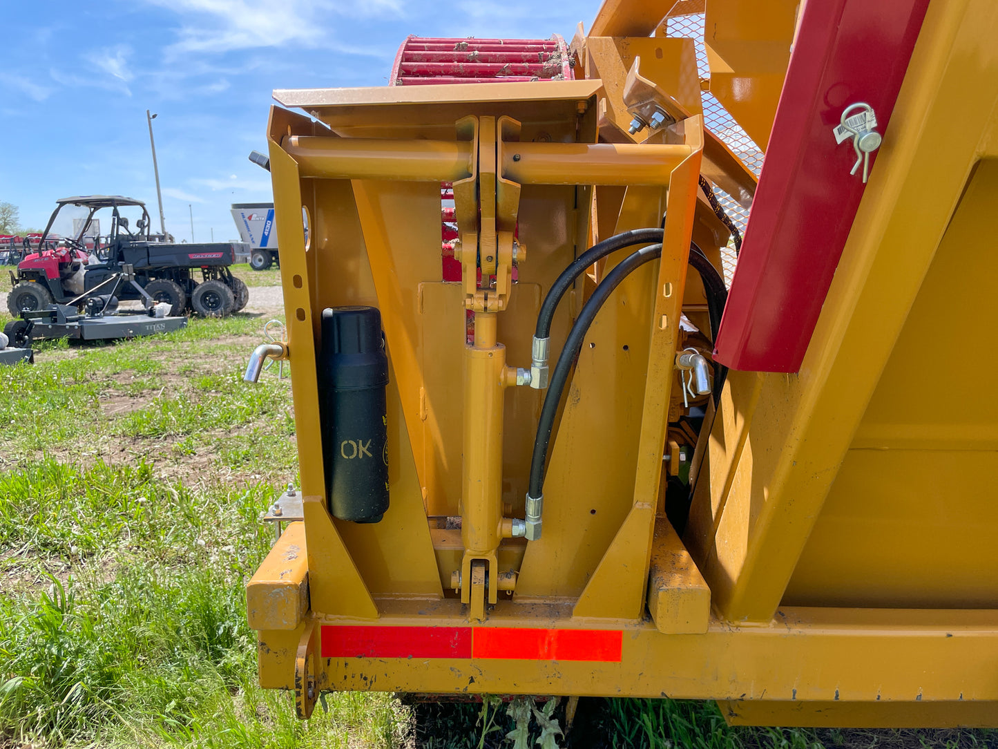 Haybuster 3106 Rock-Eze Rock Picker, 1 Cu Yd Capacity, 80" Dump Height
