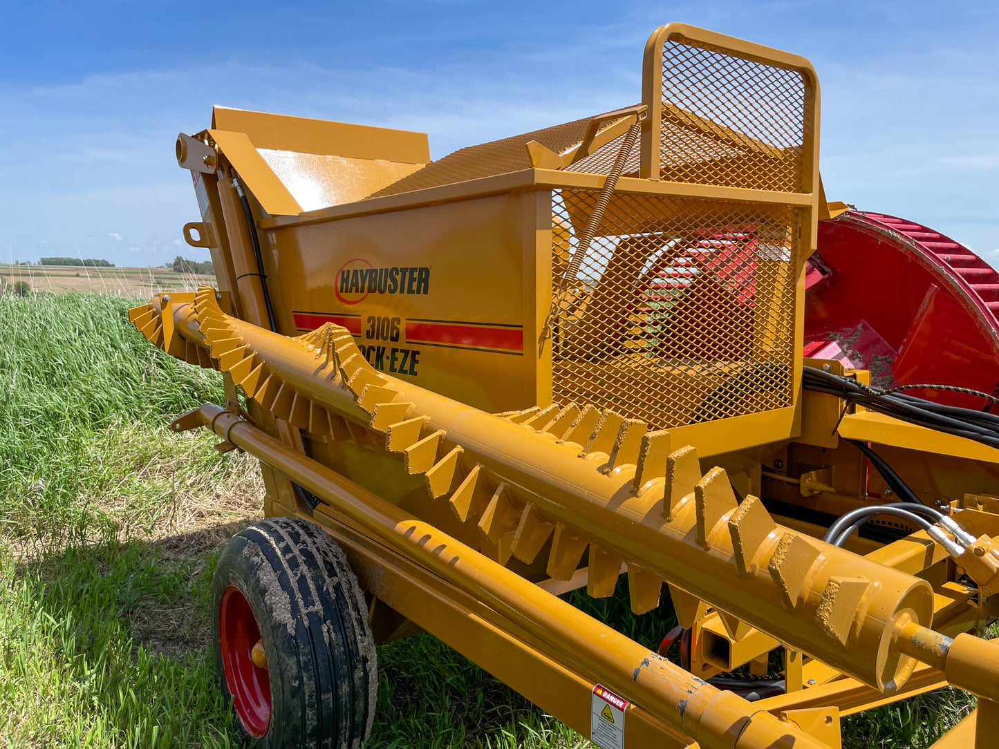 Haybuster 3106 Rock-Eze Rock Picker, 1 Cu Yd Capacity, 80" Dump Height
