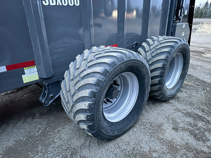 Artex SBX600 Vertical Beater Manure Spreader, 520 cu ft Struck