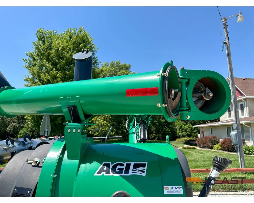 AGI REM VR12 discharge auger outlet and round end plate close-up