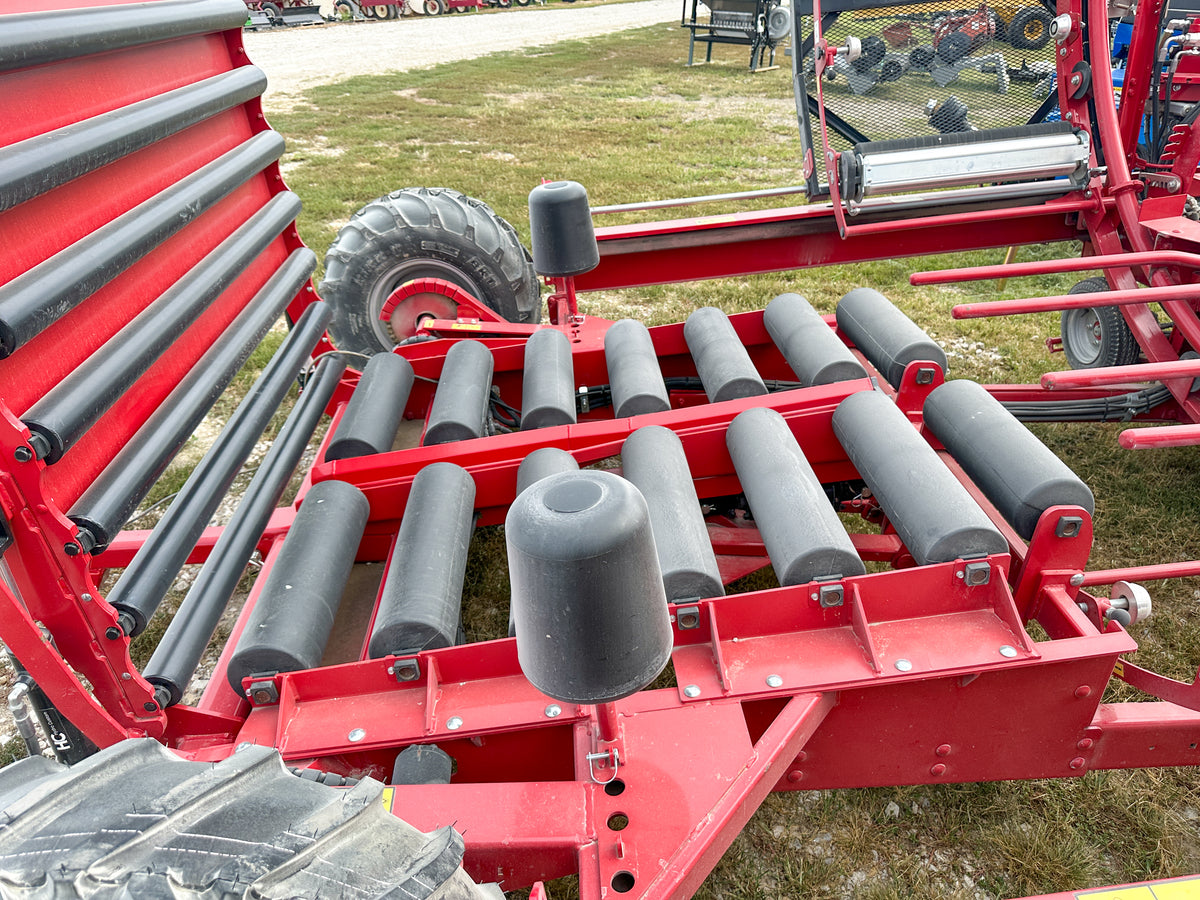Anderson Hybrid Evolution bale-support rollers and front loading platform