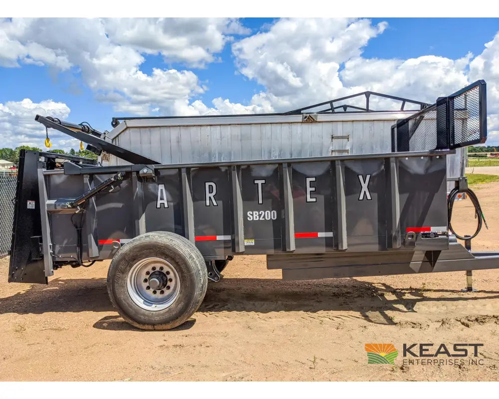 Artex S200 Manure Spreader – 320 cu ft Capacity Vertical Beaters Manure Spreaders