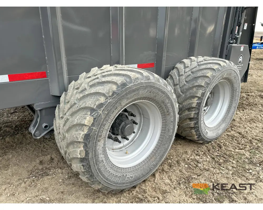 Artex SB600 Manure Spreader – 616 Cu Ft Struck Capacity Vertical Beaters Manure Spreaders