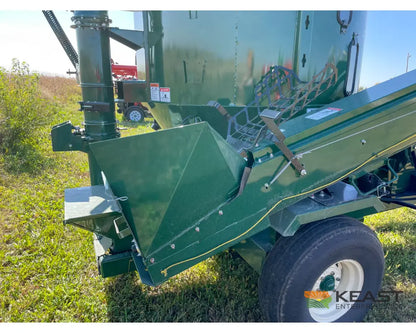 Art’s Way 6105 Cattle Maxx – 105 Bushel Tank 20’’ Roller Mill Feed Auger Grinder Mixers