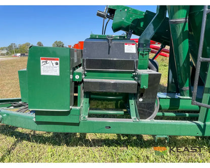 Art’s Way 6105 Cattle Maxx – 105 Bushel Tank 20’’ Roller Mill Feed Auger Grinder Mixers