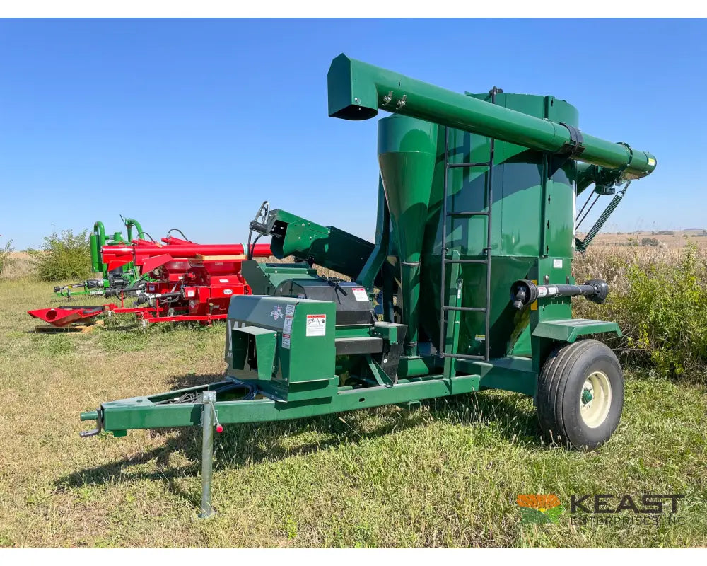 Art’s Way 6105 Cattle Maxx – 105 Bushel Tank 20’’ Roller Mill Feed Auger Grinder Mixers