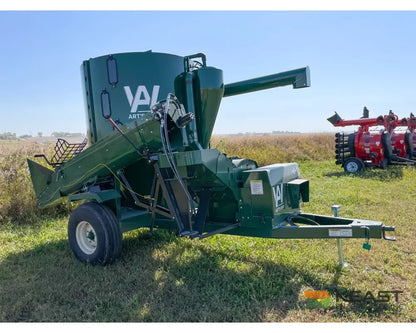 Art’s Way 6105 Cattle Maxx – 105 Bushel Tank 20’’ Roller Mill Feed Auger Grinder Mixers