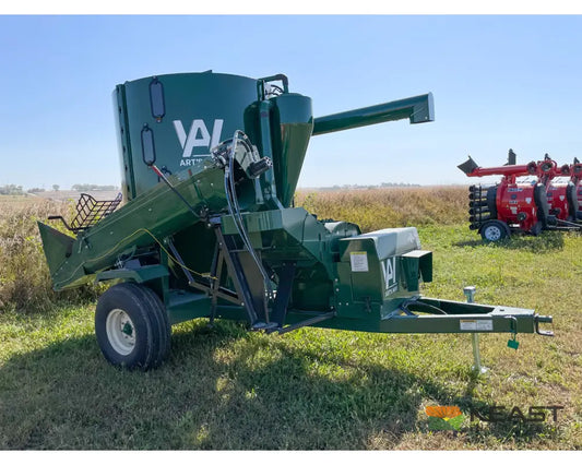 Art’s Way 6105 Cattle Maxx – 105 Bushel Tank 20’’ Roller Mill Feed Auger Grinder Mixers