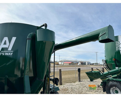 Art’s Way 6105 Grinder Mixer – 105 Bushel Tank 20’’ Hammer Mill Feed Auger Grinder Mixers