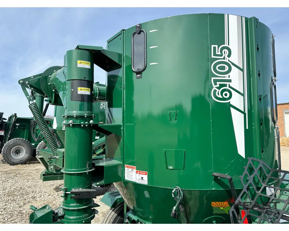 Art’s Way 6105 Grinder Mixer – 105 Bushel Tank 20’’ Hammer Mill Feed Auger Grinder Mixers