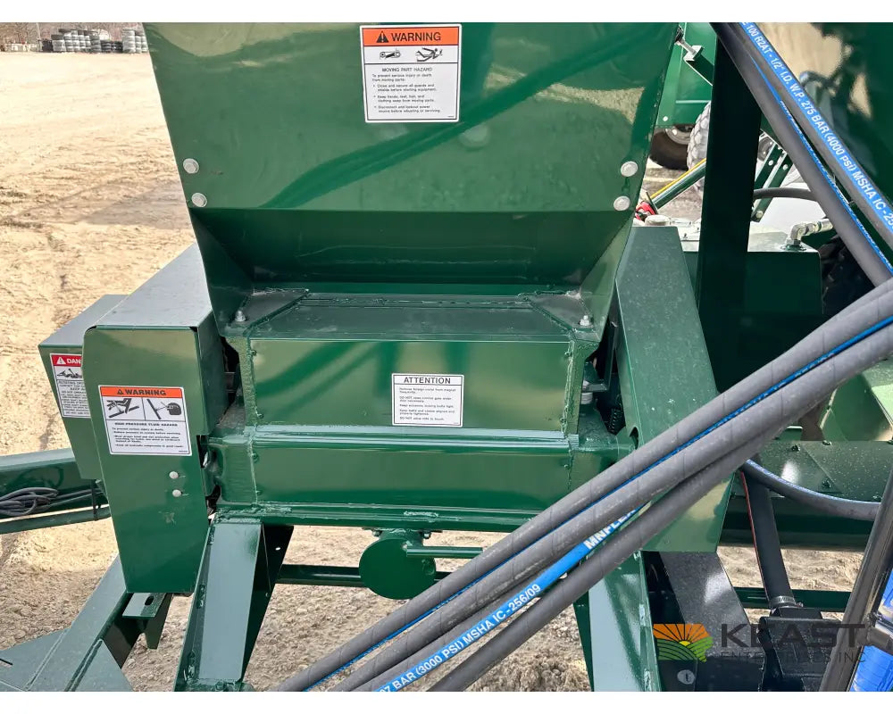 Art’s Way 6140 Cattle Maxx Roller Mill Mixer 140 Bushel Tank 20’’ Roller Mill Feed Auger Grinder Mixers